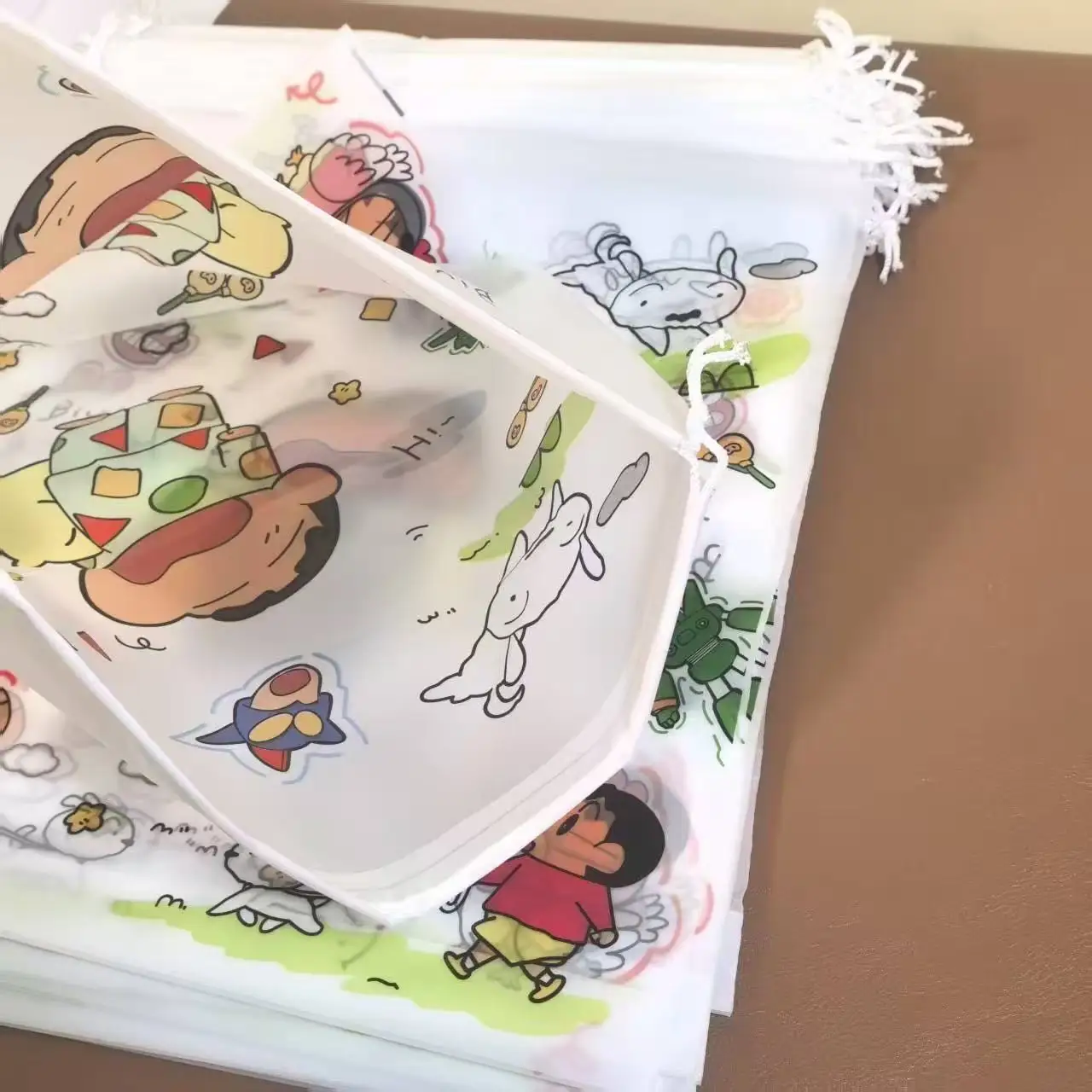 Tas Sepatu Serut Crayon Shin‑c - Travel Accessories Gadget ulasan dan harga