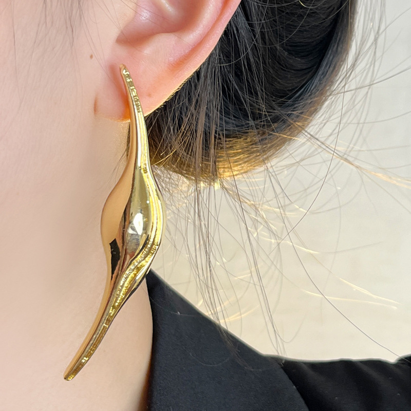 Anting Melengkung Ramping Loga - Travel Accessories For Europe ulasan dan harga